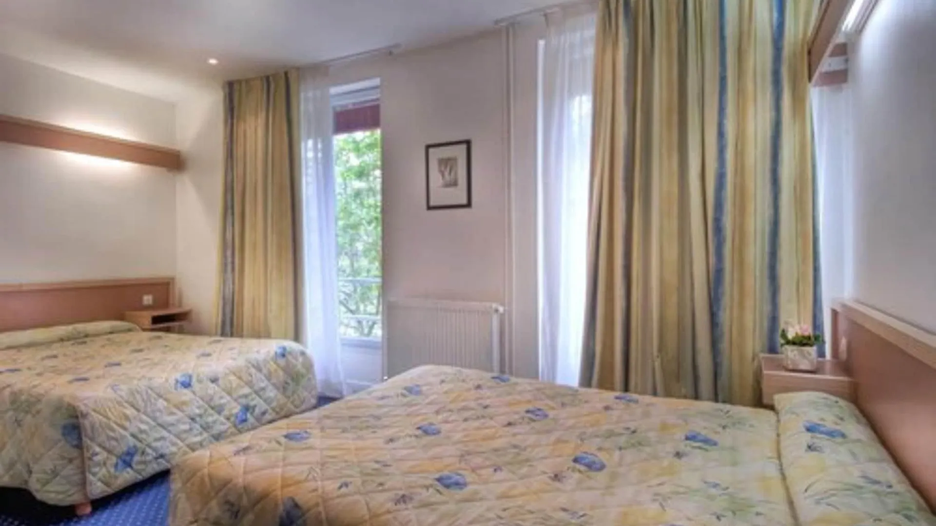 Hotel Edgar Quinet Paris