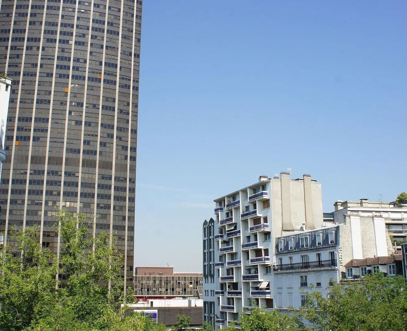 **  Hotel Edgar Quinet Paris Fransa